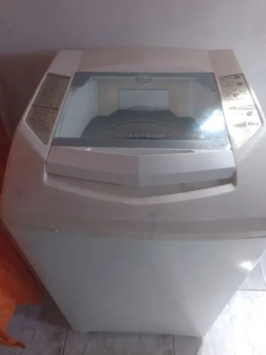 Máquina de lavar roupa toda boa