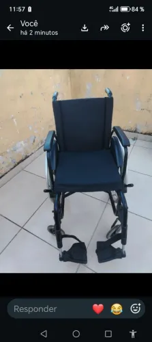 Vendo cadeira de rodas seminova