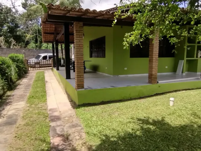 ótima casa em condomínio, para quem busca morar perto de escola e perto do Recife!