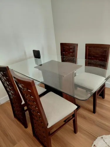 Mesa de jantar retangular 1,5 x 0,90 com 4 cadeiras