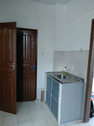 Aluga-se apartamento edificio Nuno Alvarez ( comercio) R$ 1.400,00