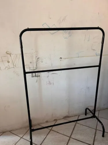 Arara regulável de ferro