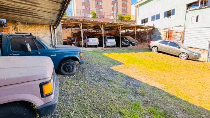 Terreno na Rua Geneve, 213 500 m²