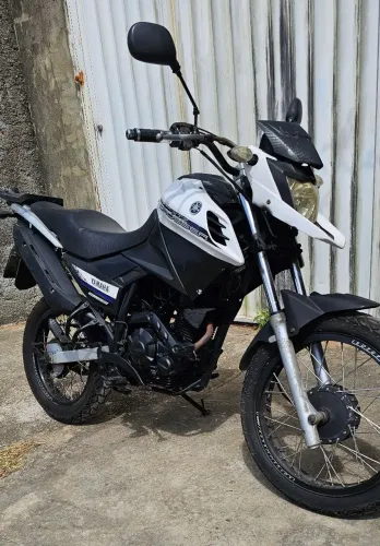 Vendo Moto Xtz 2015 em ótimo estado e documentação em dia