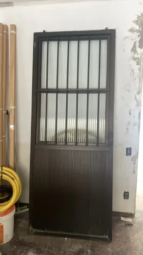Porta de correr em alumínio