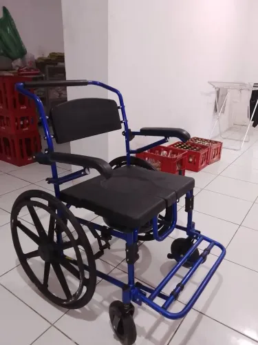 Cadeira de rodas nova