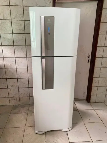 Geladeira Electrolux frost free painel digital
