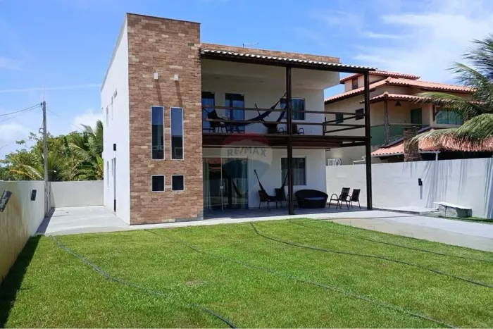 "Casa em condomínio beira-mar no Francês"