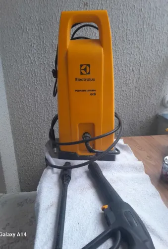 Lava Jato de Alta Pressão em Perfeito Estado + Mangueira e Pistola