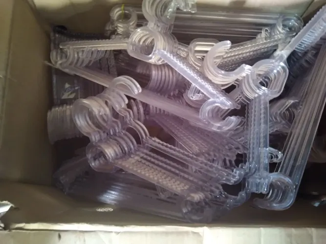 Cruzetas de acrílico/cabides