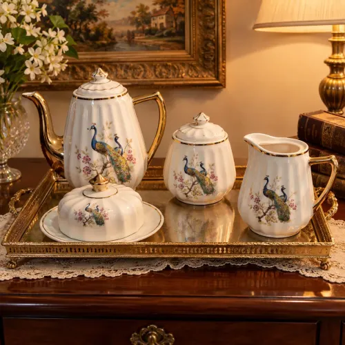 Conjunto em porcelana para colecionadores ou reposição
