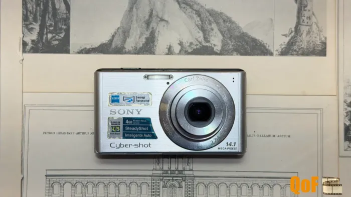 Sony Cybershot DSC-W530 - 14.1MP e 4x de zoom