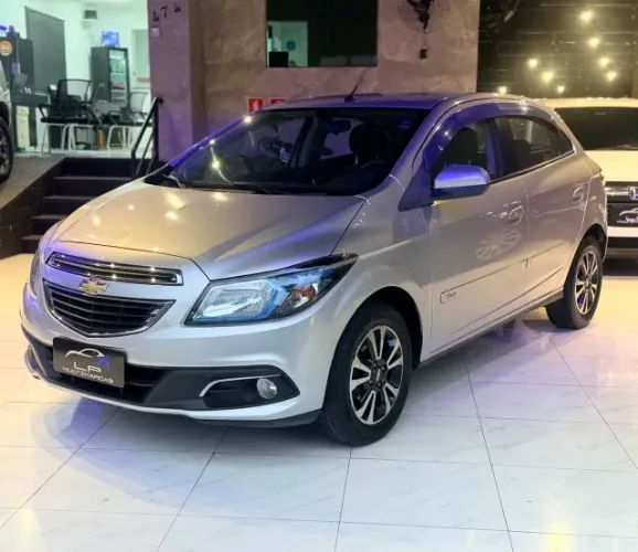 Chevrolet Onix Hatch LTZ 1.4 8V Flex Power Mec. 4P 2014