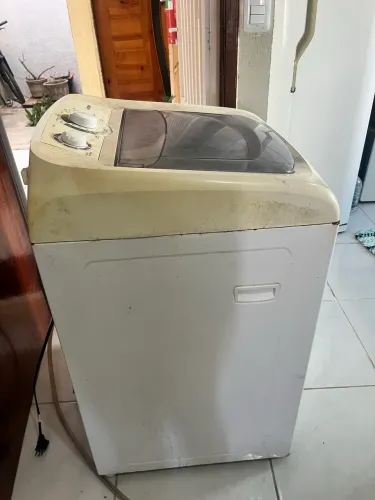 Vende-se esta máquina reaproveita de peças