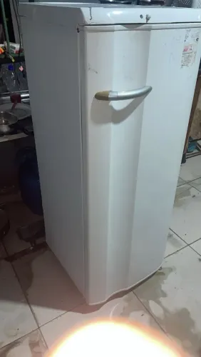 Geladeira electrolux