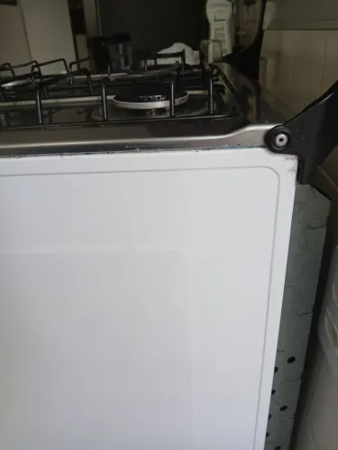 Fogao com uso mínimo de 1 ano