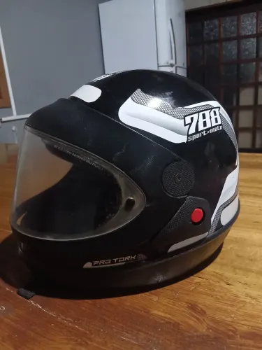 VENDE-SE Capacete adulto.