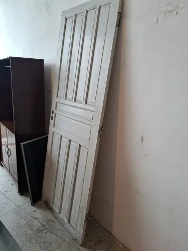 Portas externa em ótimo estado madeira de canela