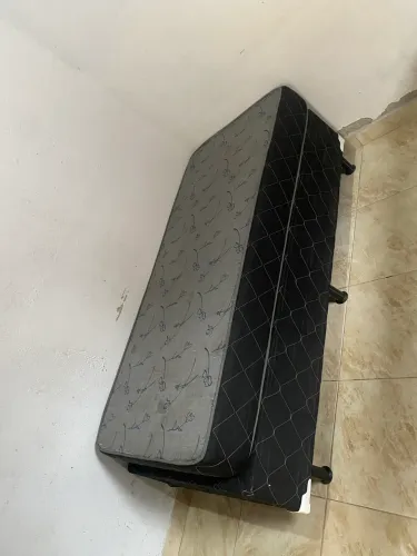Cama box de solteiro semi nova