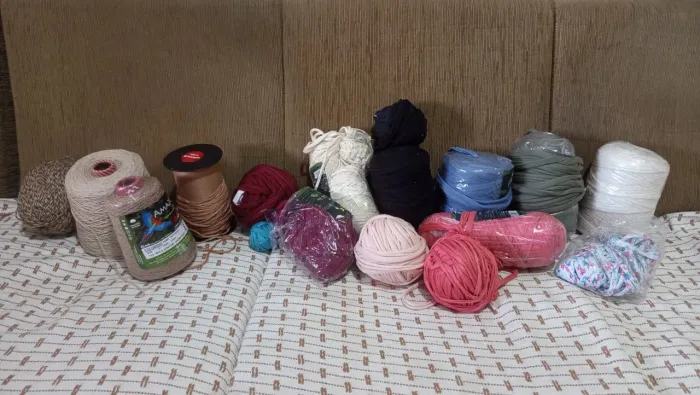 Linhas para artesanato+ sacolas (fio de malha)