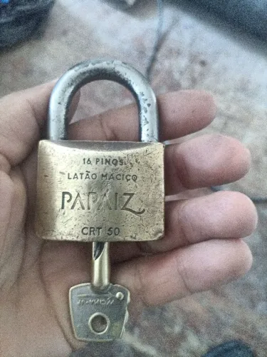 Cadeado tetra papaiz seminovo com uma chave original tel: *
