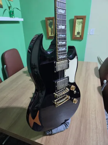 Guitarra LTD Viper 256 Distressed