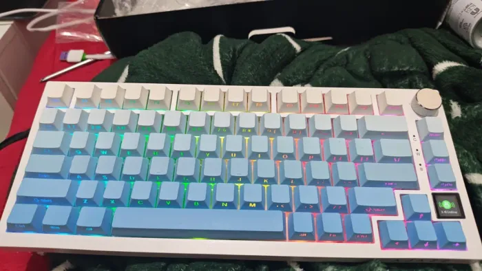 Teclado ajazz ak820 pro com telinha