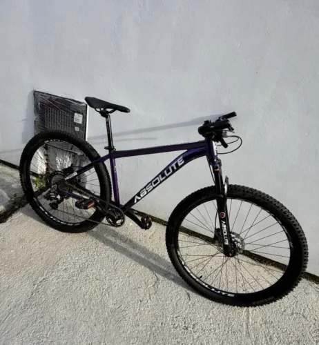 Vendo Bike semi nova usei poucas vezes depois que comprei