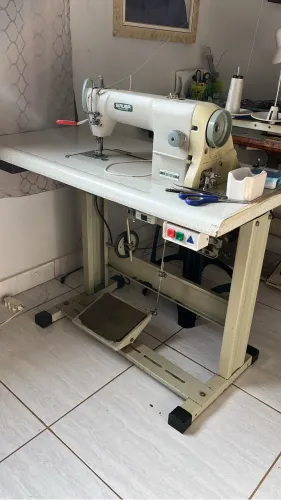 MÁQUINA DE COSTURA RETA INDUSTRIAL