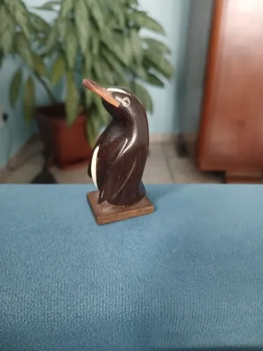 O pinguim de Ushuaia, marchetaria