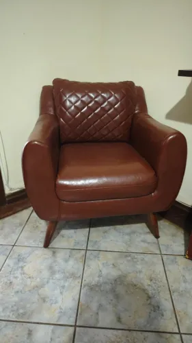 Poltrona de couro ideal para clínicas, recepção 