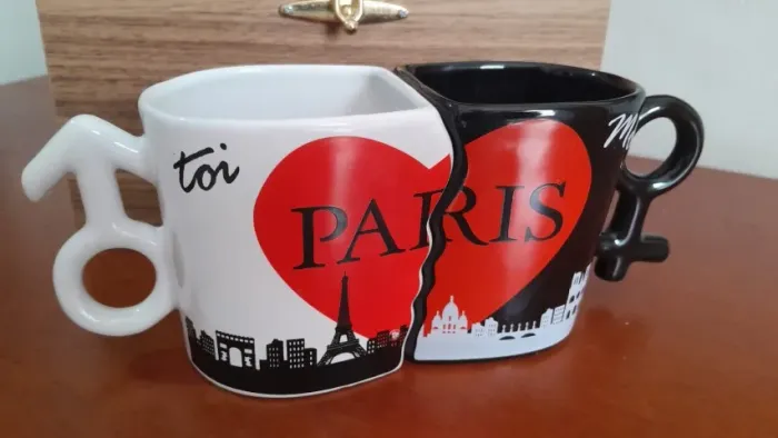 Kit 2 Canecas Casal Paris Caixa Madeira Romantik
