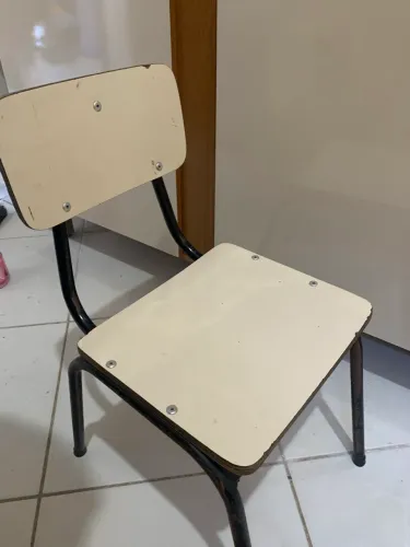 Cadeirinha escolar