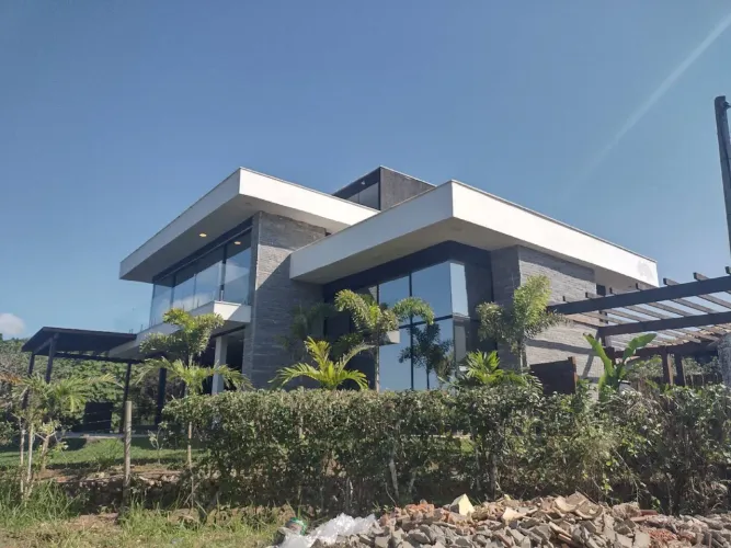 Casa de Altíssimo Padrão no Condomínio Enseada do Mar do Norte