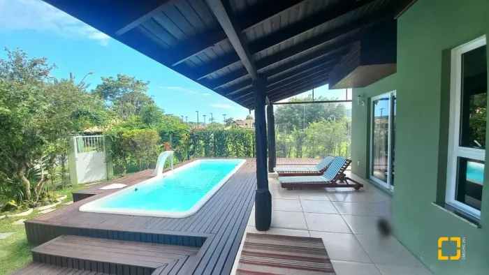 Casa em Condomínio - Campeche - Pátio com piscina - 4 dormitórios - Florianópolis - SC