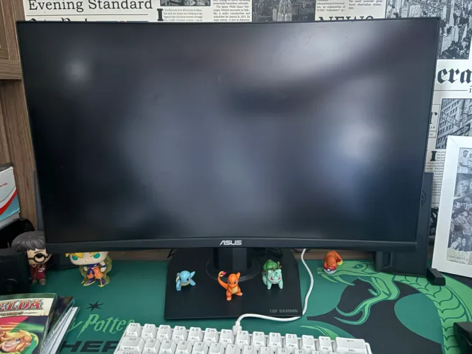 Monitor Gamer Asus TUF 23.6 Curvo Full HD, 165Hz, 1ms, Adaptive Sync, VG24VQE