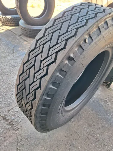 Pneu 900x20 Durable (reformado)
