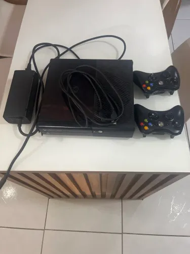 XBOX 360 SUPER SLIM