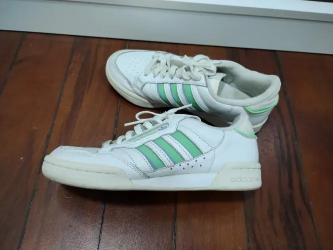Tênis Adidas feminino 