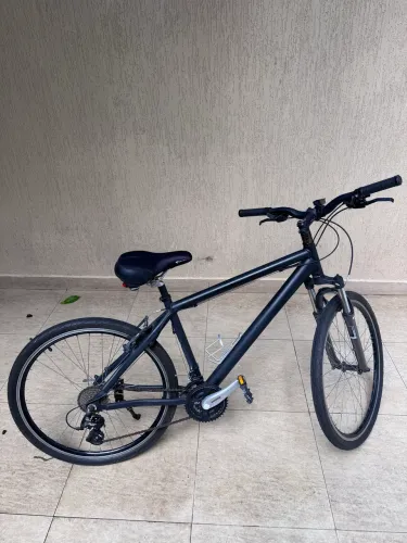 Bicicleta alumínio, aro 26 Shimano 