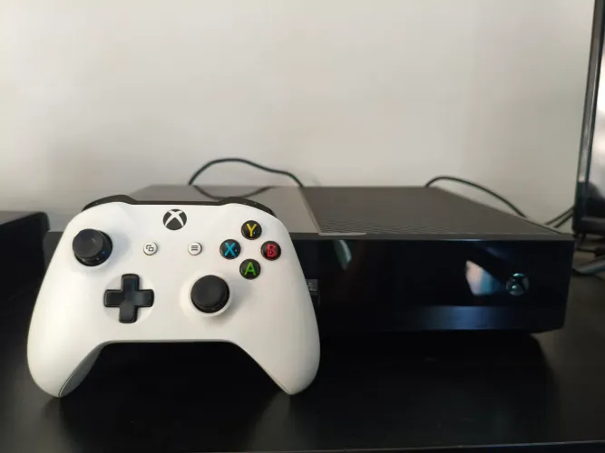 Xbox One Fat 500GB + 1 Controle - Usado