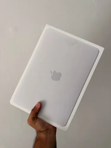 MacBook Neo Silver Lacrado