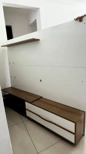 Rack com Painel para TV e Prateleira - Móvel de sala , já montado