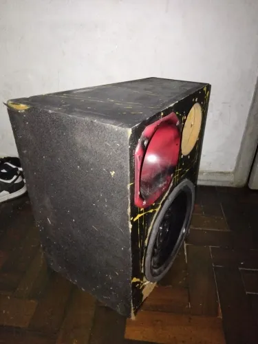 Caixa de som para carro