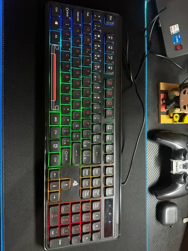 Teclado Gamer USB Knup KP-TE130 LED Retroiluminado Tecla Silenciosa