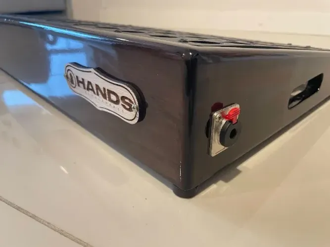 Pedalboard Hands Supreme 60x30 - Usado