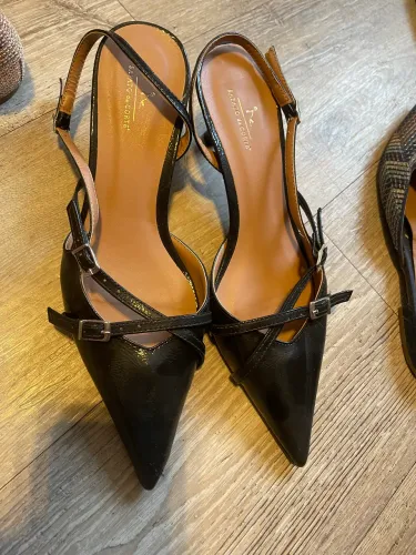 Sapatos em excelente estado, desapego.