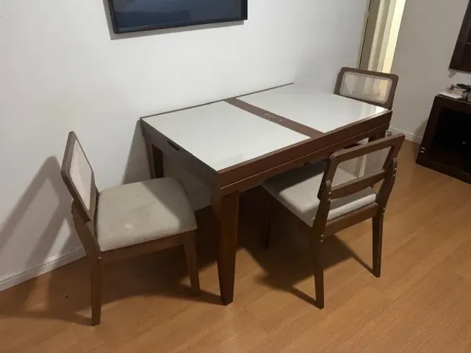 Mesa de jantar expansível com 3 cadeiras