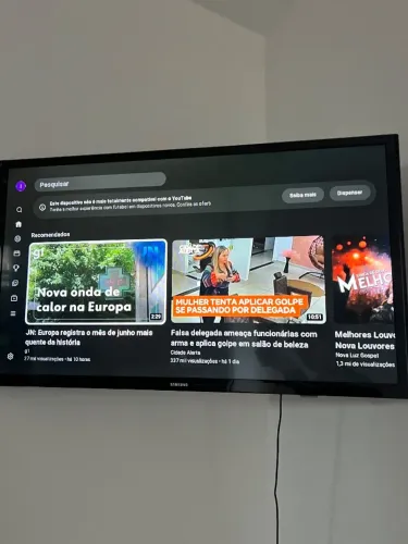 Smart TV Samsung 32? LED HD UN32J4300 com Wi-Fi - Excelente Estado
