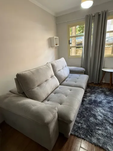 Sofa retrátil 4 lugares cinza 2,60 metros por 1,30 aberto perfeito estado 3 anos de uso